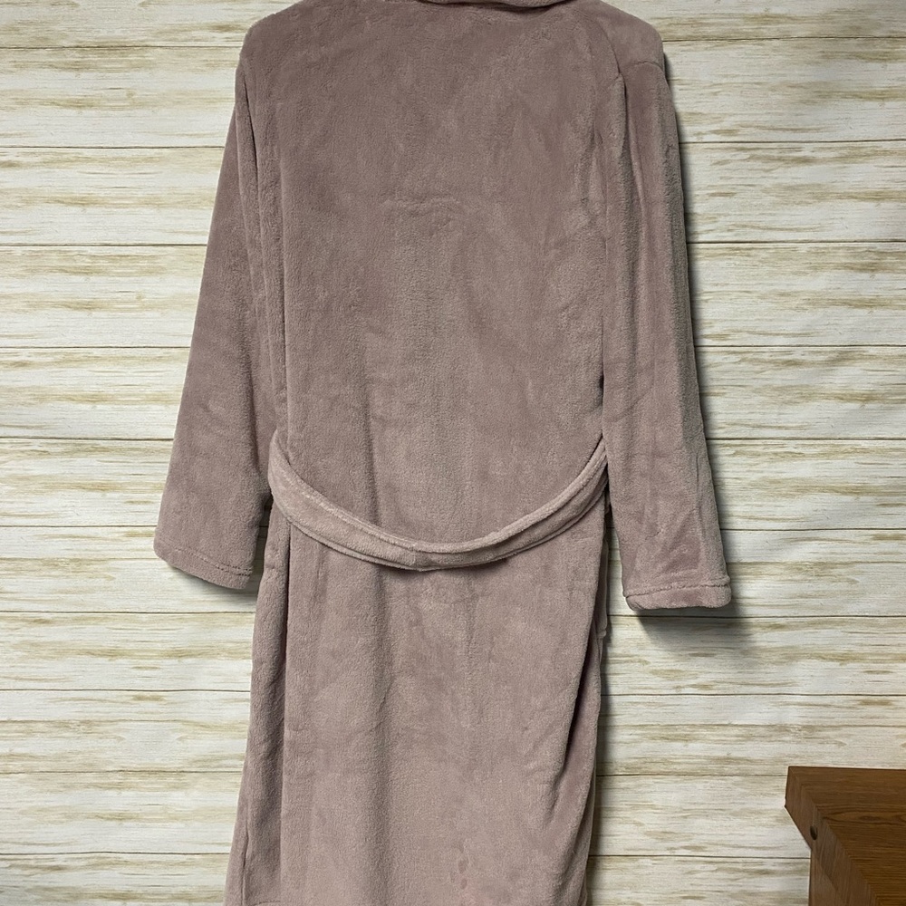 NWT Lavender Plush Robe - Picture 3 of 4